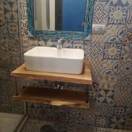 Palazzo Sarlo Bed & Breakfast *